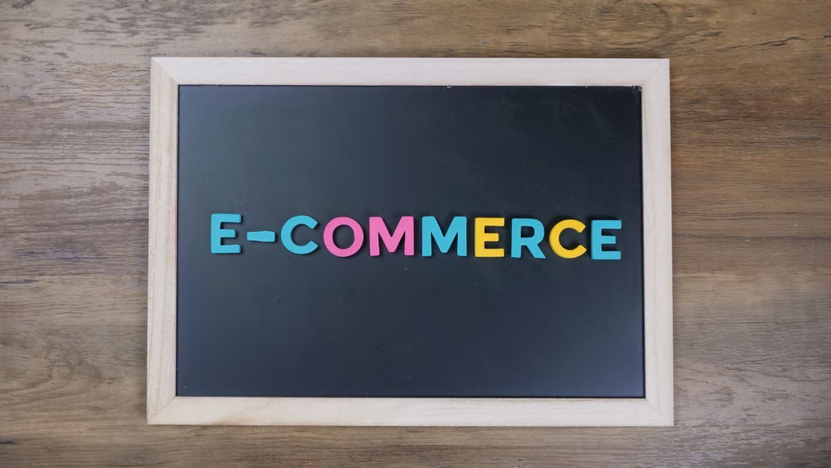 Interneta veikala izveide , Shopify un WooCommerce salīdzinājums
